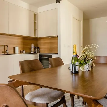 The Gates 410 Apartament Belgrad